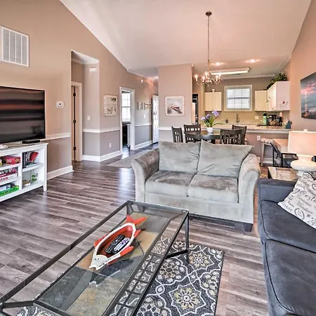 5 Mi To Myrtle Beach Boardwalk Comfy Condo!